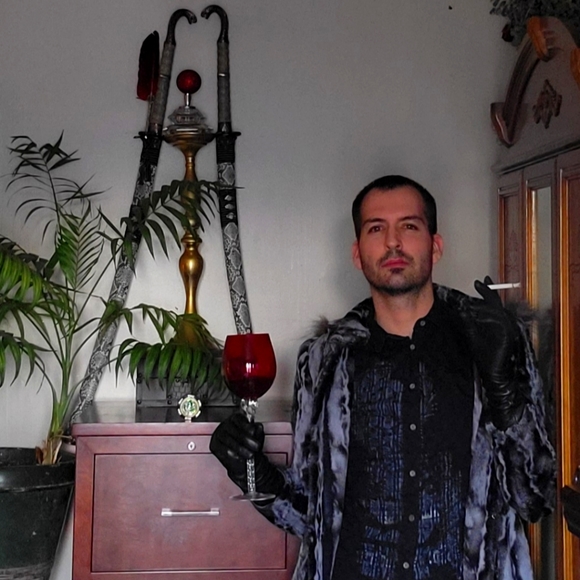 Meet your Posher, David - Picture 1 of 3